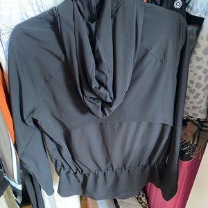 Lululemon cinched waist weatherproof jacket